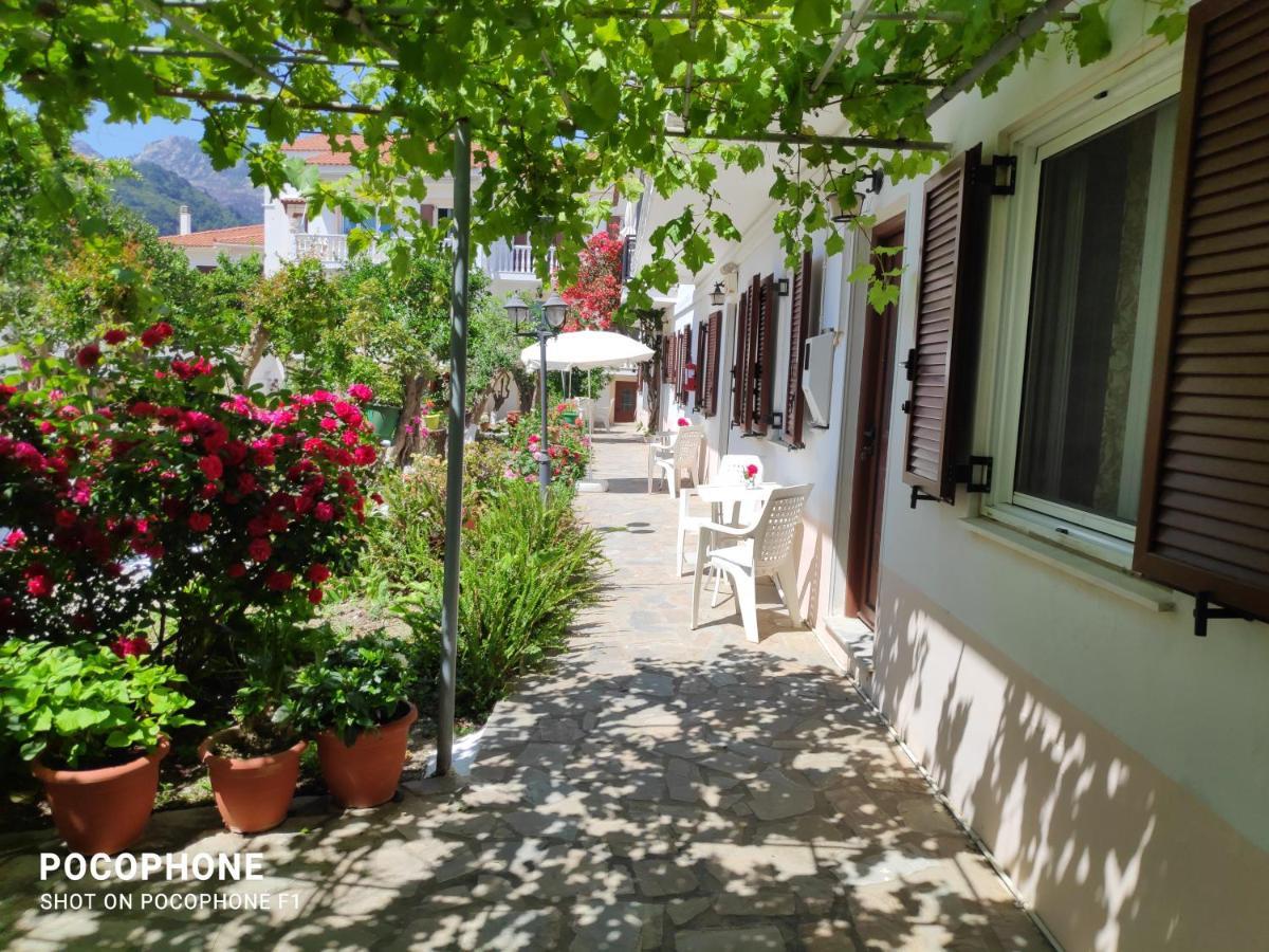 Katerina Apartments Kokkari Exterior foto
